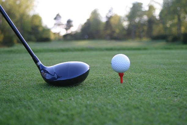 Golfer booking tee time online
